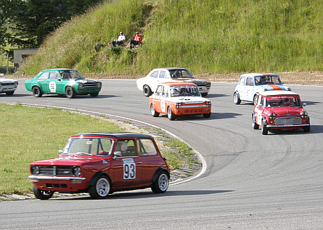 Starten på det første af de to løb i '71 klassen for biler under 1300 ccm.